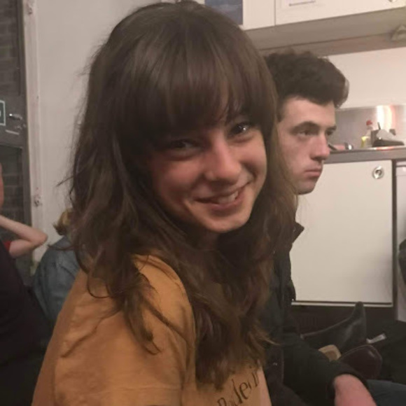 Meet your Posher, Tori - Picture 1 of 1